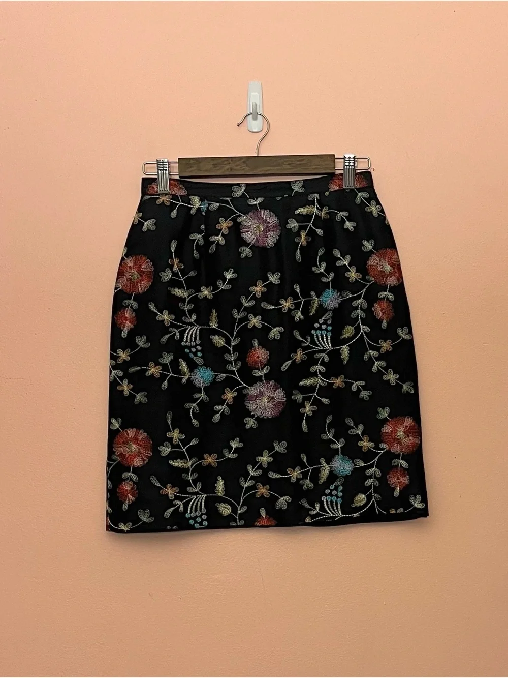 Vintage Silkland Petites Embroidered Floral Coloful Pencil Skirt Size 6 Petite